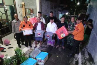 SIGAP: Pemkot Semarang melalui BPBD Kota Semarang memberikan sejumlah bantuan untuk warga terdampak bencana akibat hujan lebat di Ngaliyan. Foto: Ist.